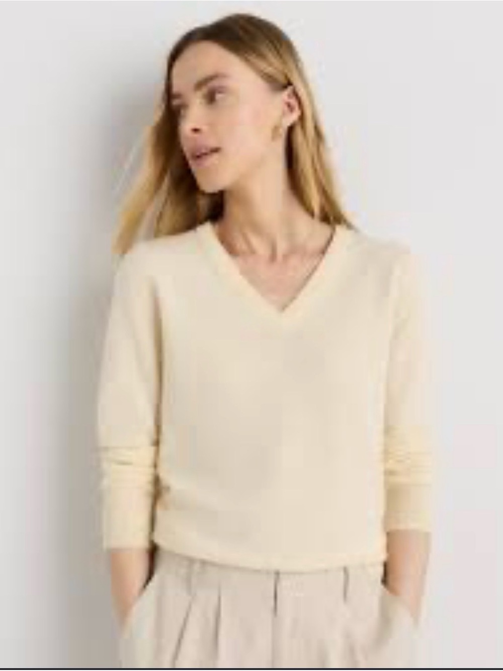 Quince Women's V-Neck Mongolian Cashmere Sweater in Cream XL